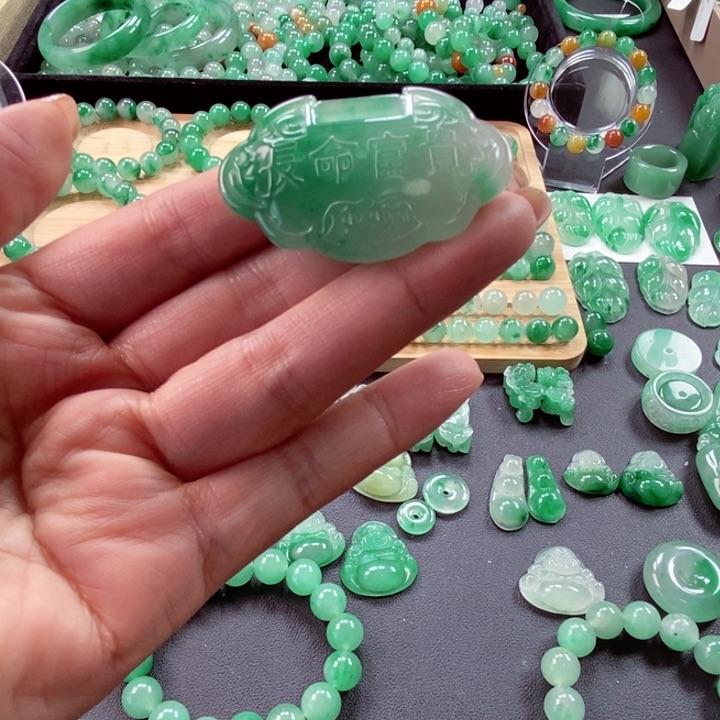 石英质玉吊坠(不含链)未镶嵌