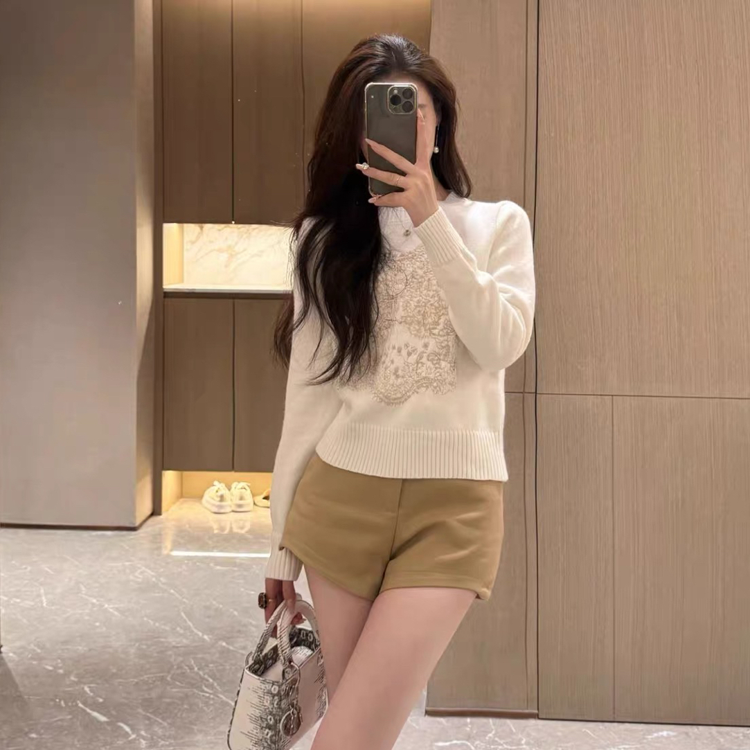 纯欲气质圆领重工刺绣蝴蝶长袖毛衣女秋季新款修身内搭针织衫上衣