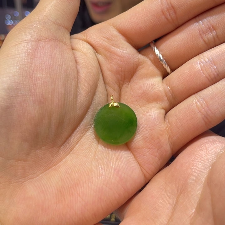 和田玉（糖玉）18K金镶嵌颈饰