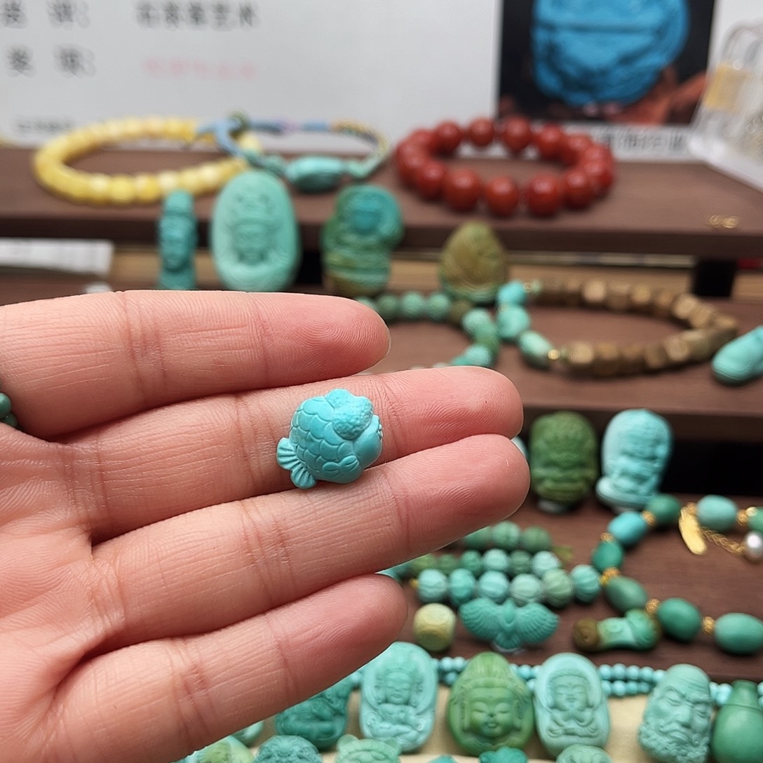 绿松石未镶嵌颈饰