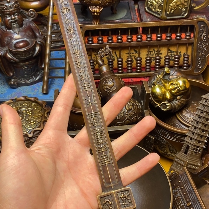 铜器摆件做工精良