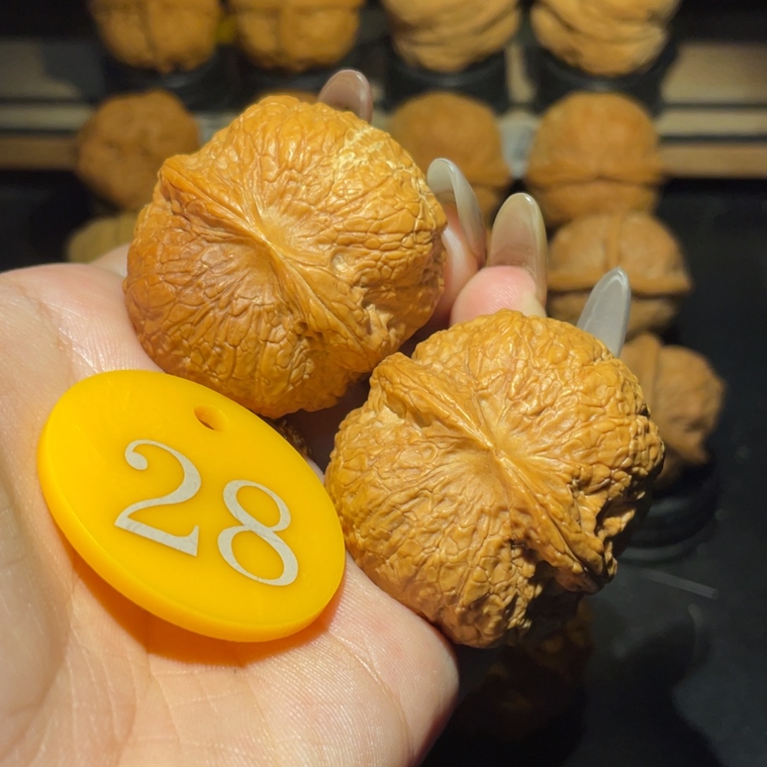 铁磨盘40尺寸核桃。  