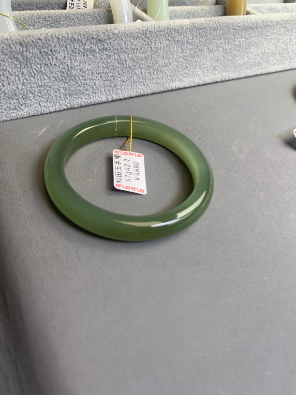 天然和田玉手镯玉镯