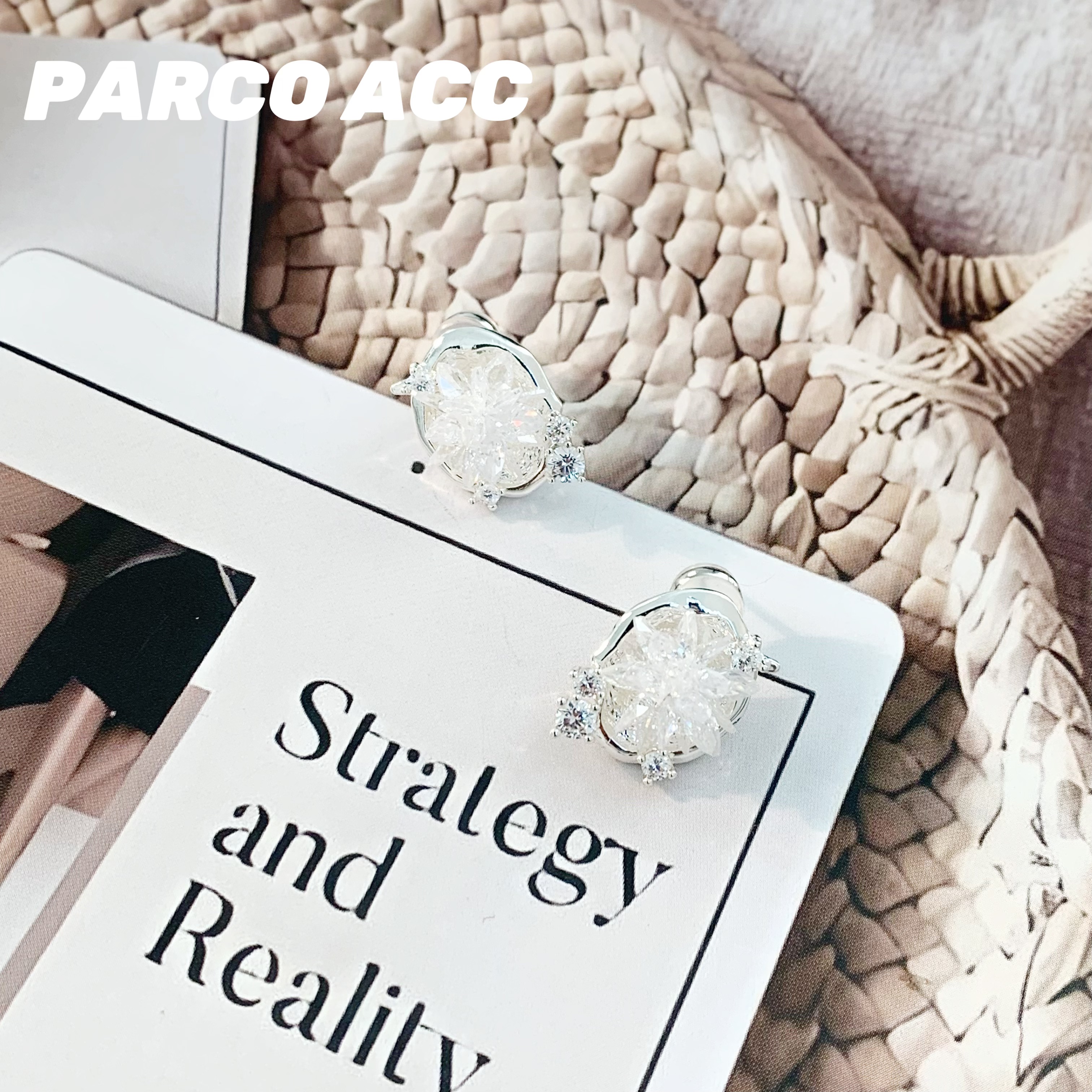 铜合金合成锆石耳饰 Y807 许愿池冰花耳钉