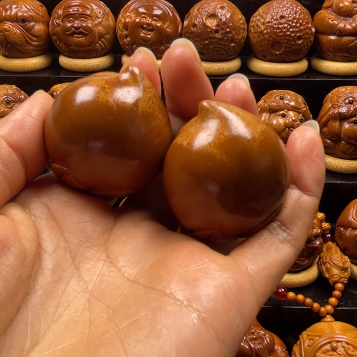 羊***腿龙脊菩提吊坠手持手把件 桃手持