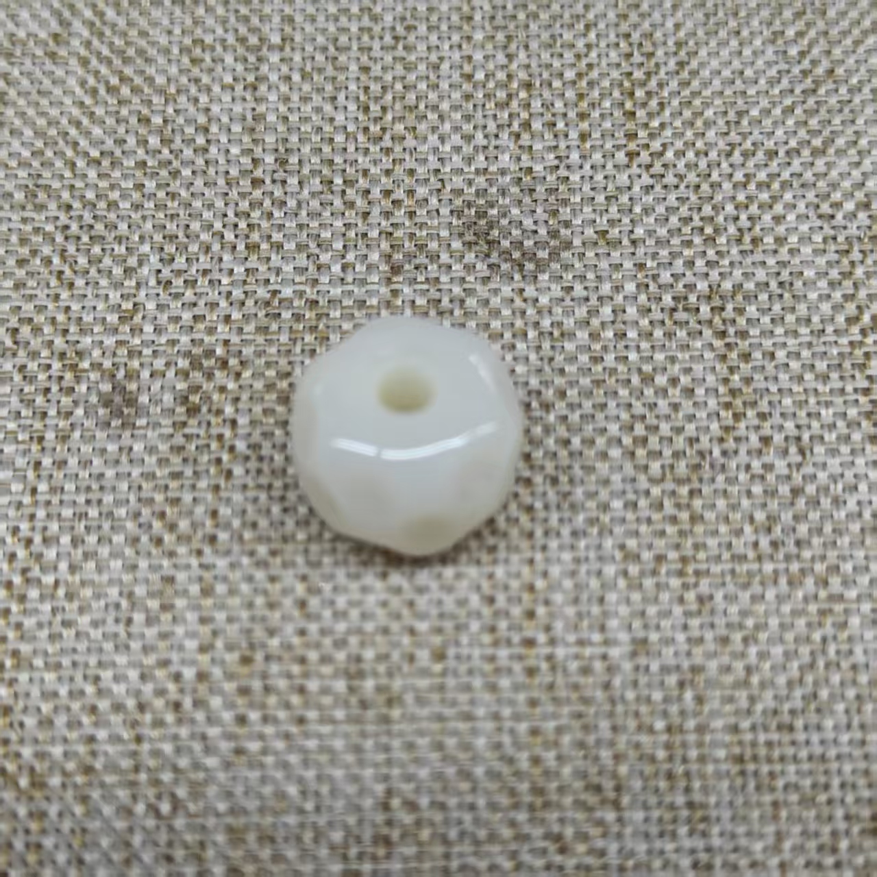 YL0117   香香无相耳骨约10mm单颗     现