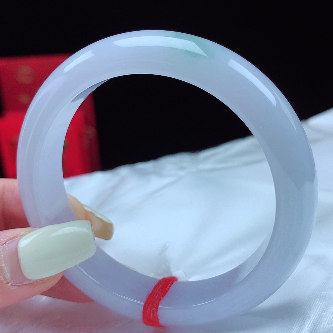 翡翠手镯未镶嵌55圈