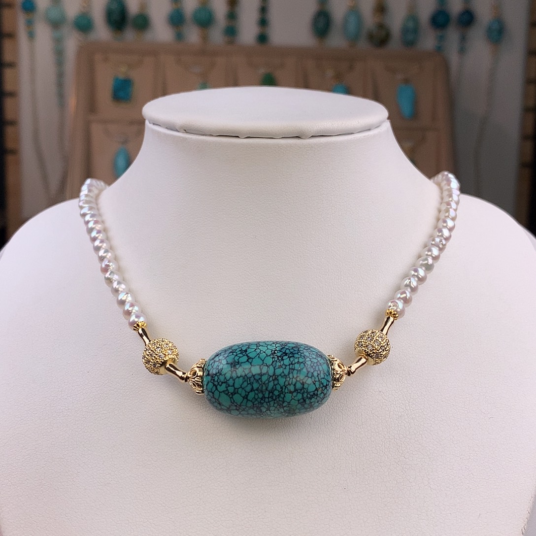 小***哥绿松石未镶嵌颈饰