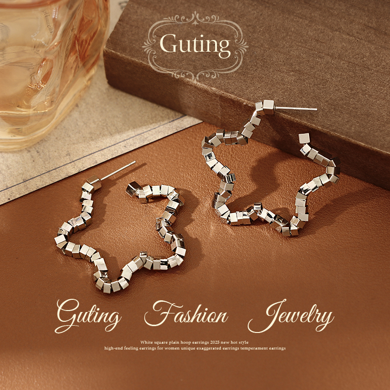 铜合金耳饰 22237银色镂空碎银子星星耳圈耳环女高级感耳钉耳饰