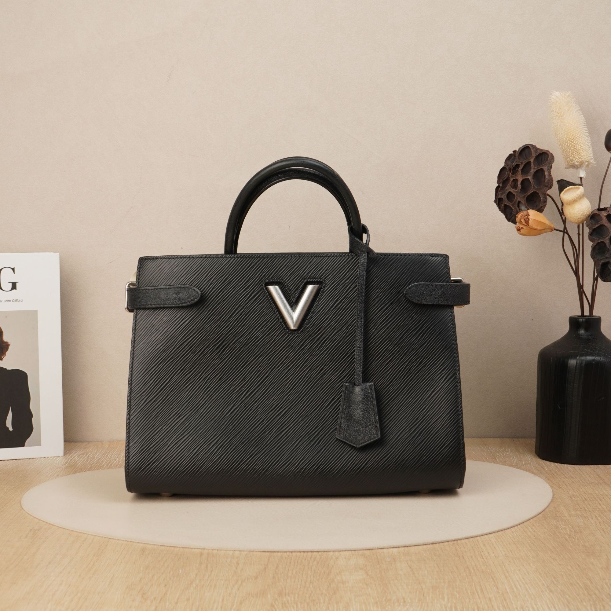 99新 LouisVuitton/路易威登 手提托特黑色压纹牛皮/DS047609