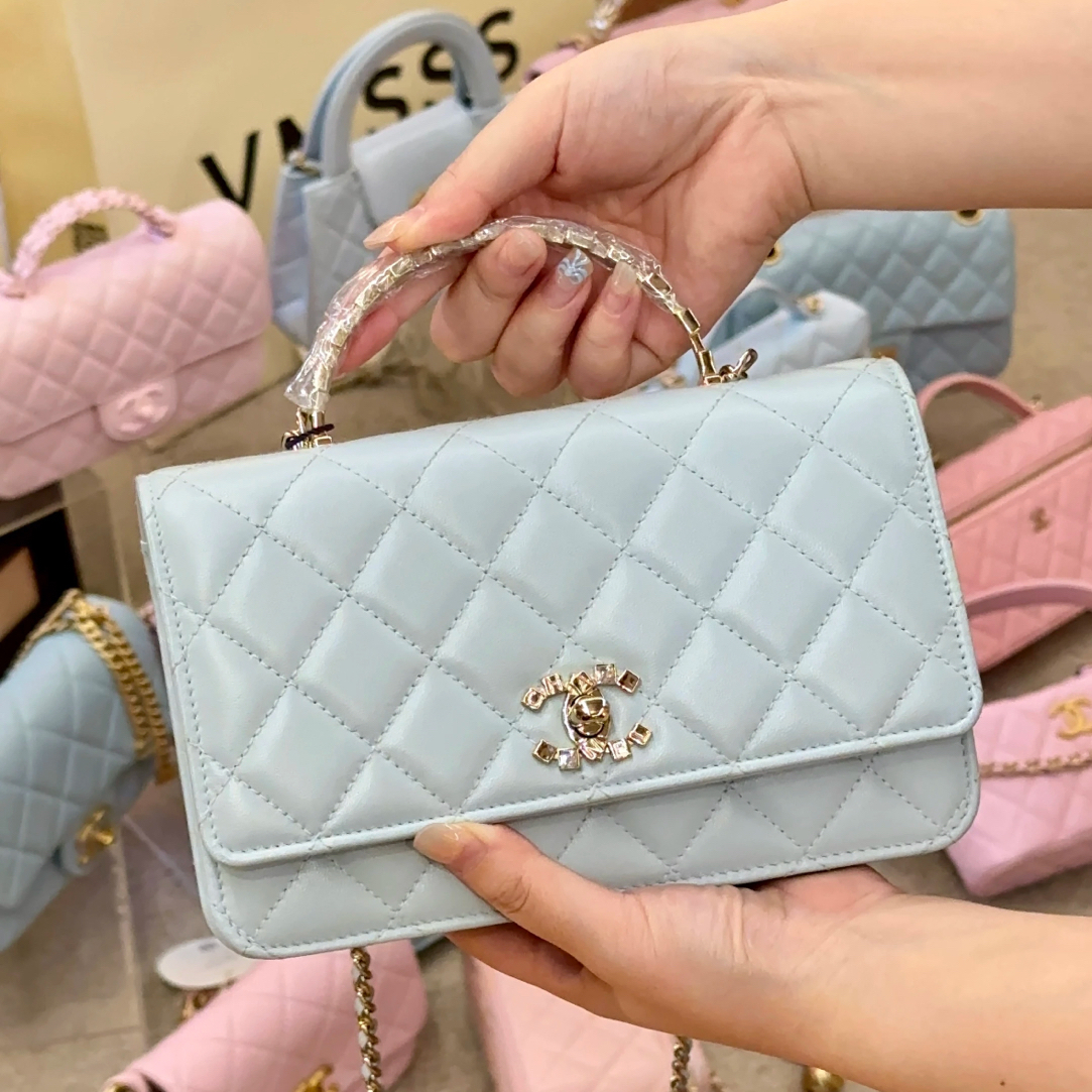 99新 Chanel/香奈儿 水钻手柄woc浅蓝色羊皮单肩包 芯片款85154