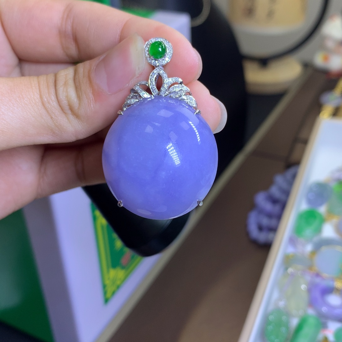 翡翠颈饰18K金镶嵌翡翠