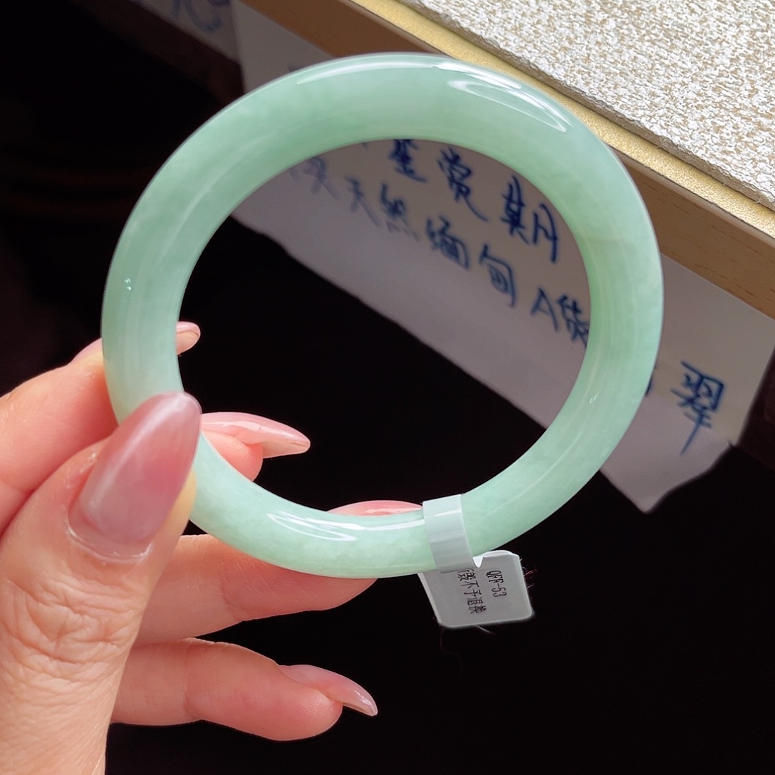 翡翠未镶嵌手镯手镯