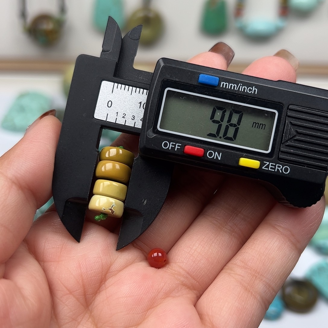 南红玛瑙未镶嵌珠宝奇石
