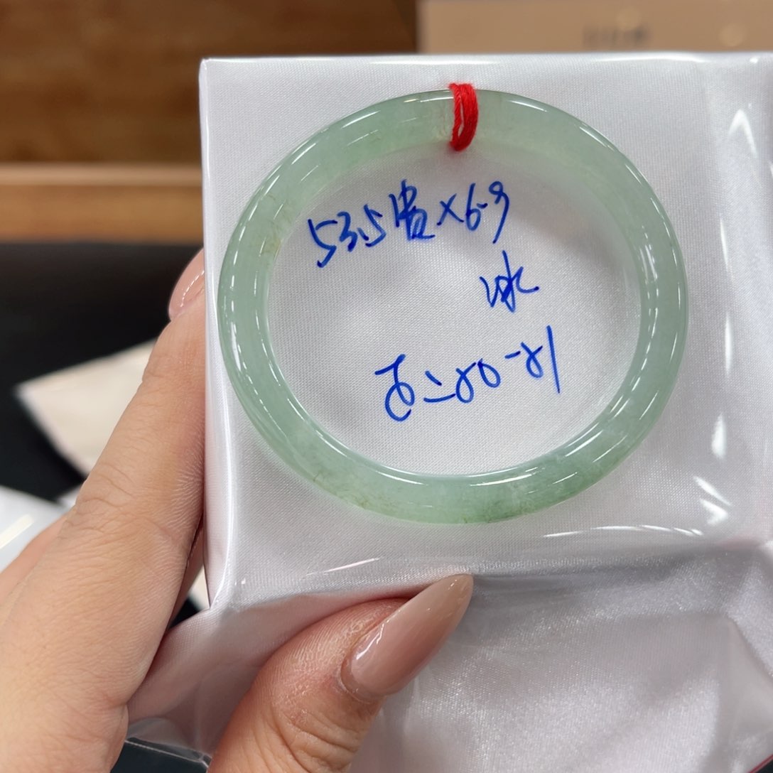 未镶嵌手镯翡翠翡翠