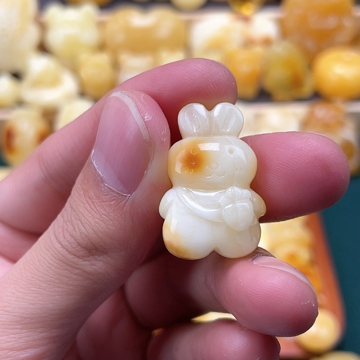 琥珀裸石未镶嵌蜜蜡