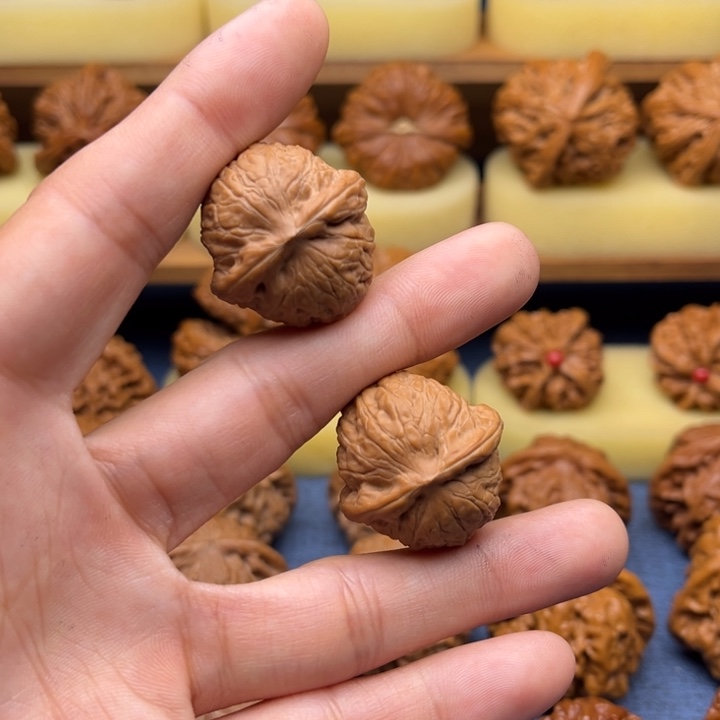 核桃28全品乾隆磨狮子头