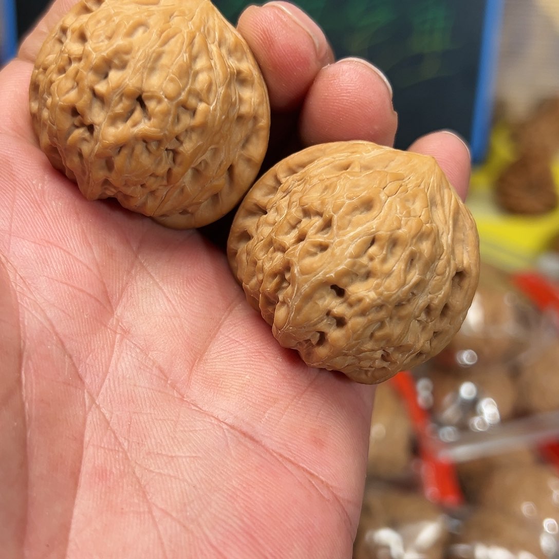 桃核吊坠超*的铁锤妹妹