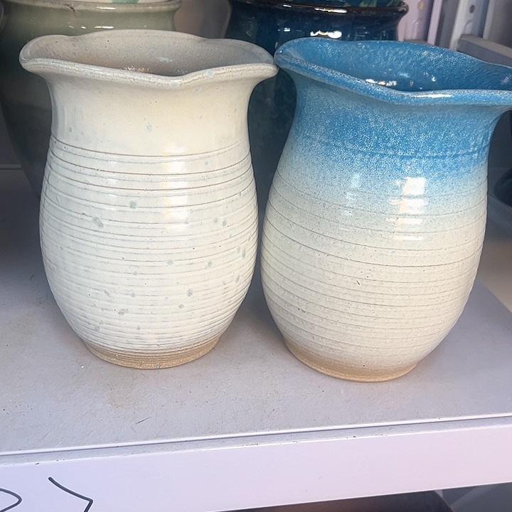 红陶口15高20.5。。。。。。。