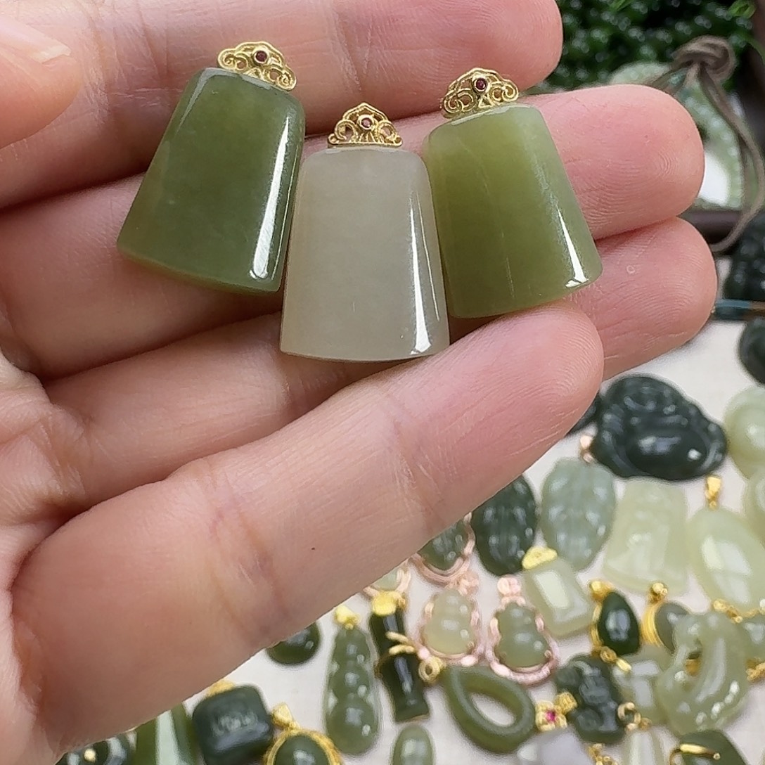 和田玉银S925镶嵌颈饰吊坠