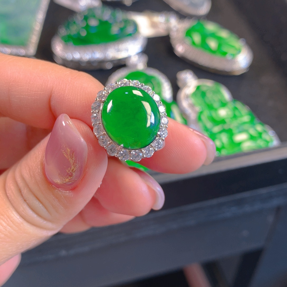 翡翠颈饰银S925镶嵌翡翠