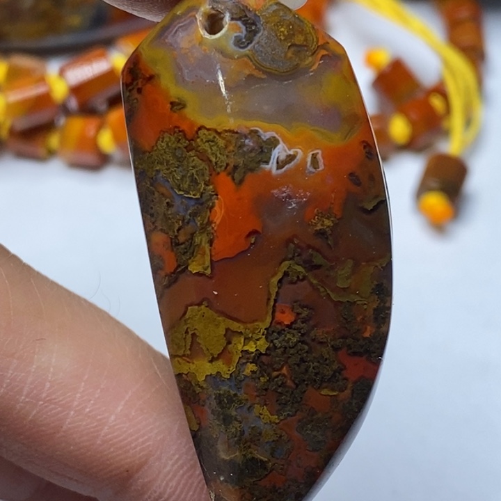 玛瑙/玉髓颈饰未镶嵌