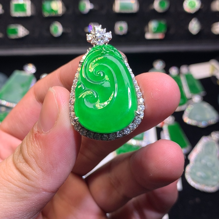 【闪购商品】翡翠颈饰银S925镶嵌寄*风如意