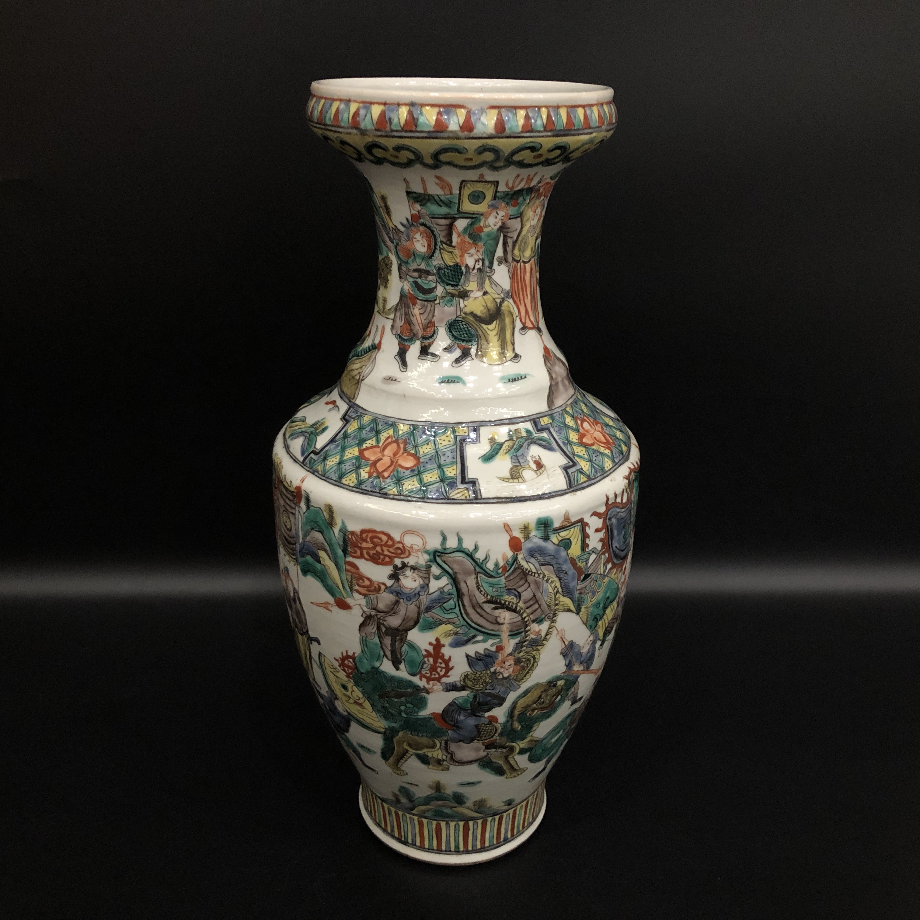 lot:26010001 清咸丰五彩封神演义盘口赏瓶 高45cm