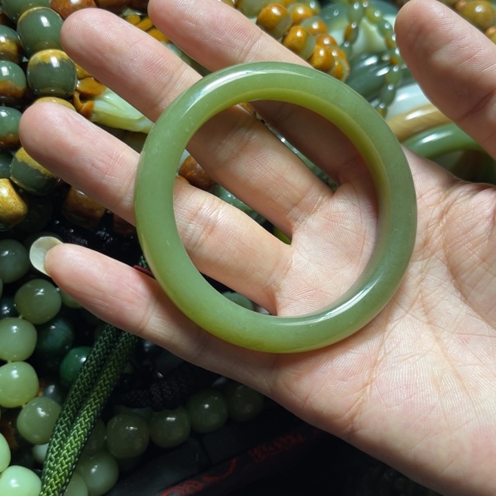 和田玉未镶嵌手链