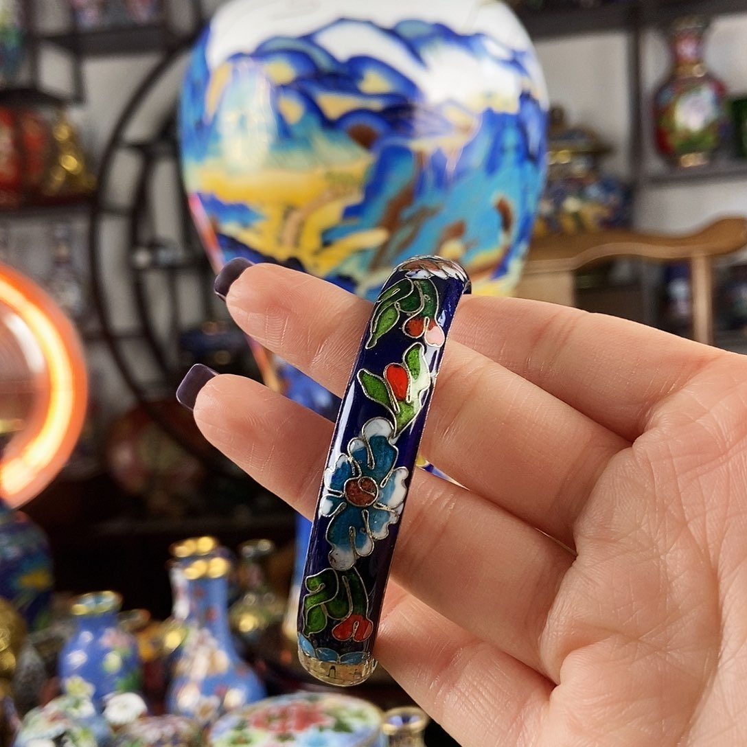 每***看铜宝蓝色老银蓝开口扁镯