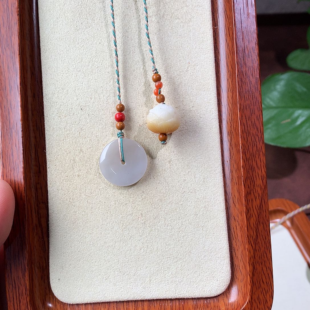 和田玉未镶嵌颈饰和田玉 237