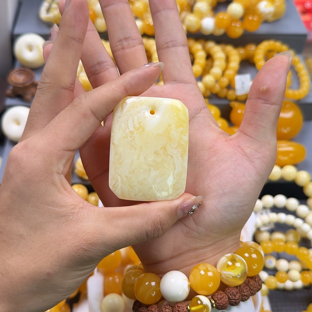 琥珀珠宝奇石未镶嵌方牌