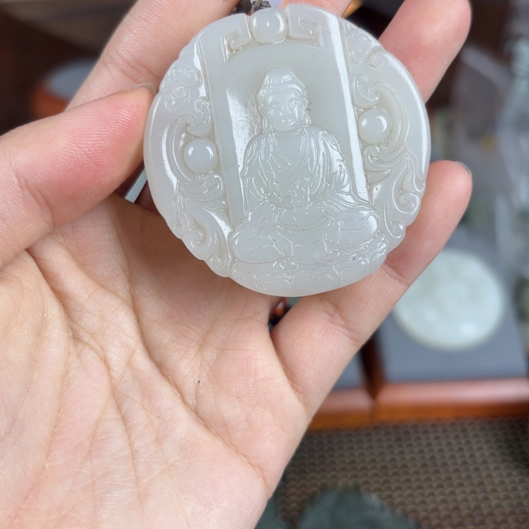 和田玉颈饰未镶嵌不**生