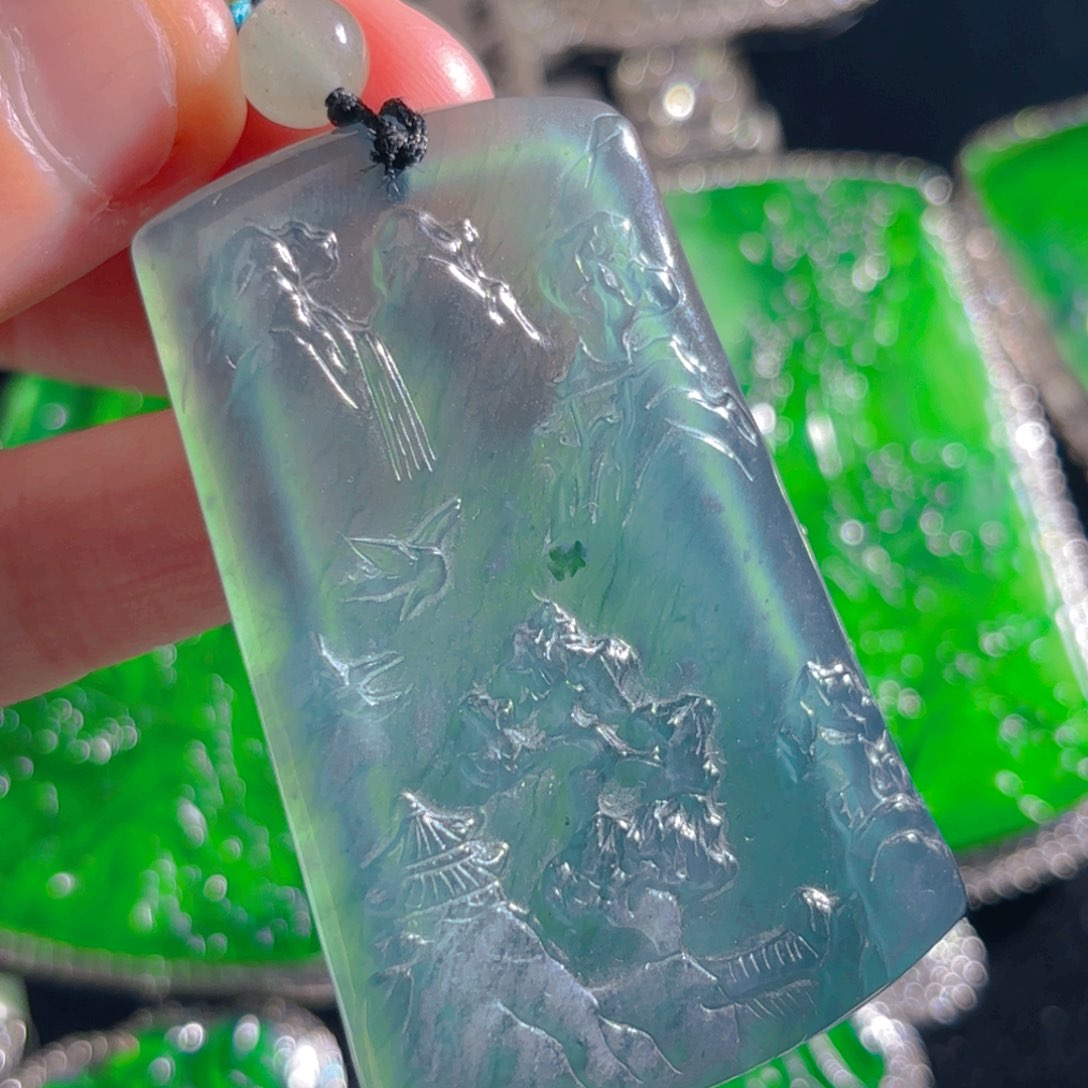 翡翠颈饰未镶嵌山水牌