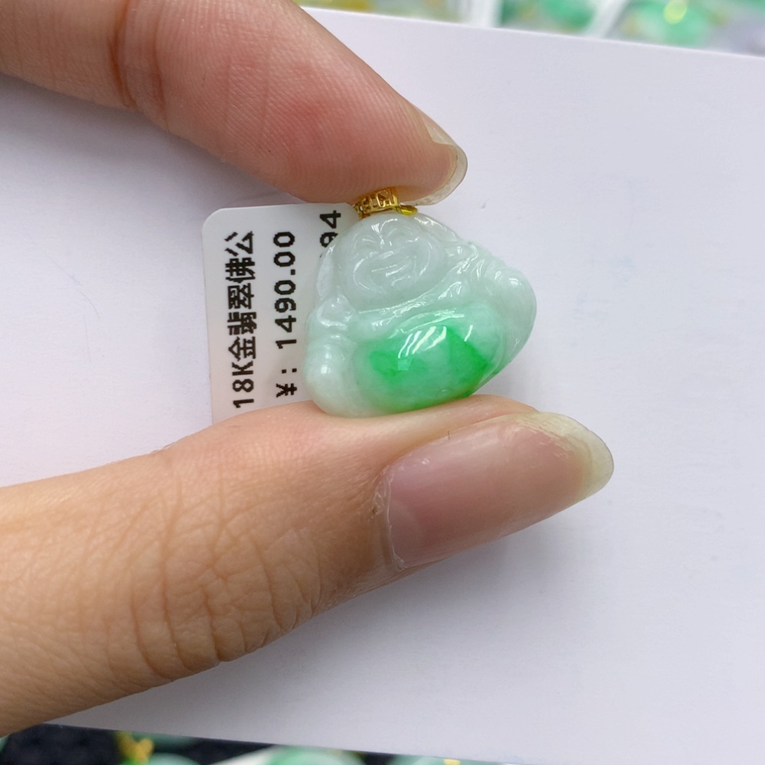 翡翠18K金镶嵌颈饰