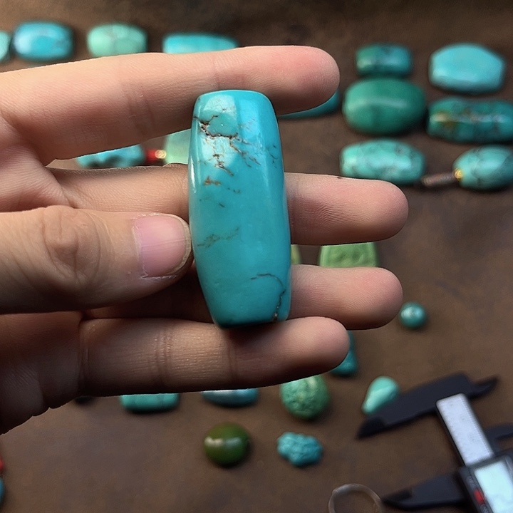 湘***人绿松石未镶嵌绿松石