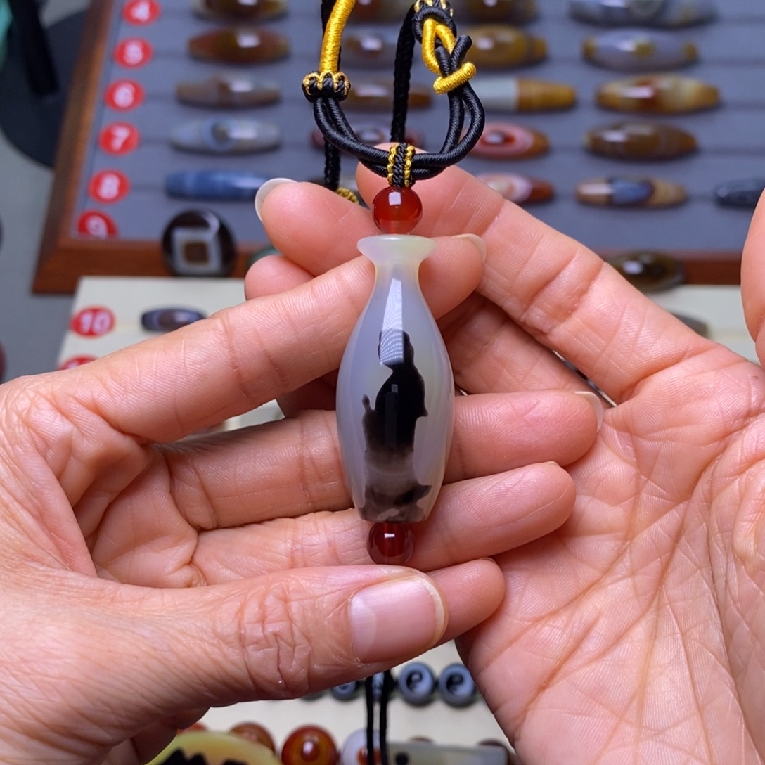 危***笑玛瑙/玉髓未镶嵌珠宝半成品