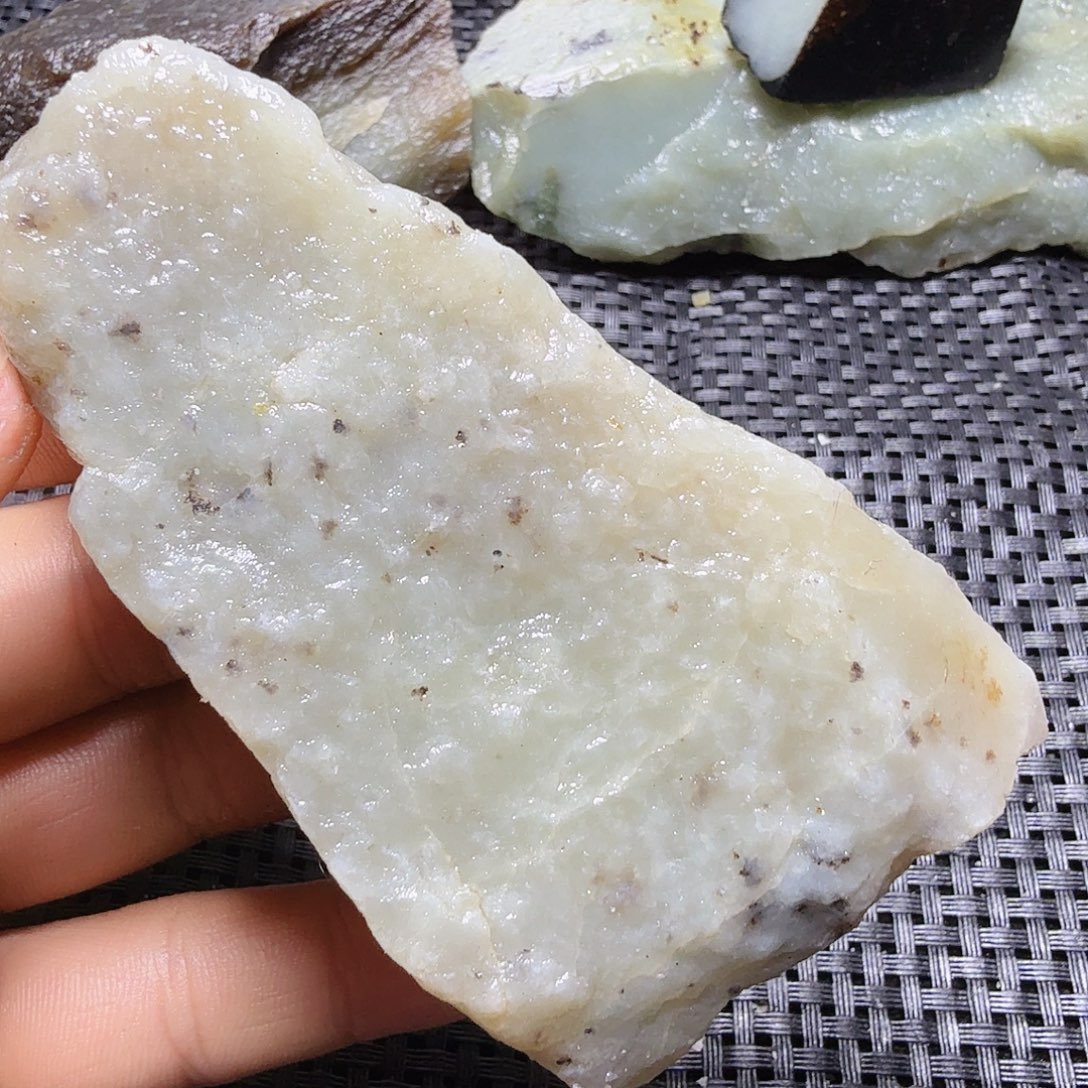 和田玉（糖玉）未镶嵌珠宝半成品