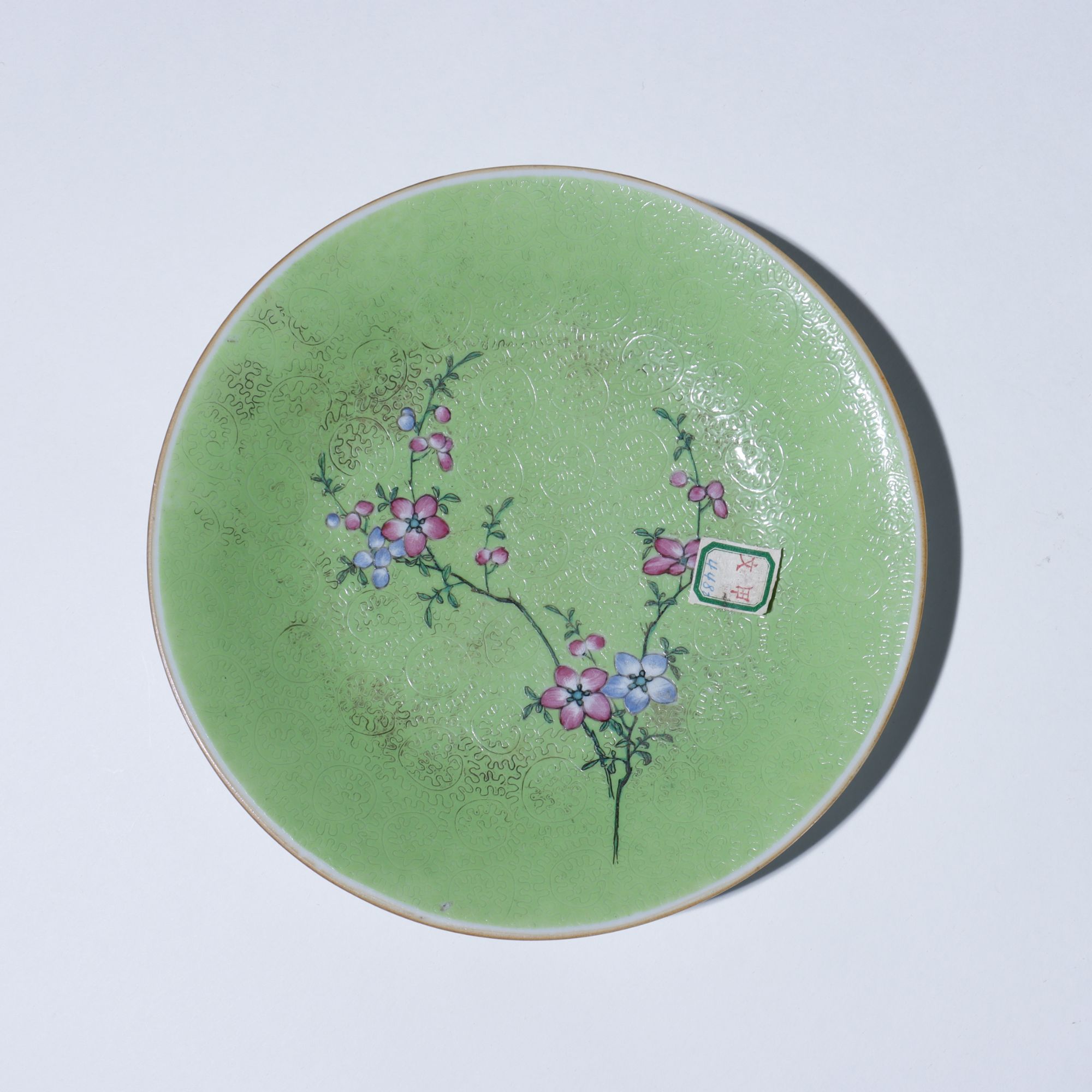Lot.6018 370 清乾隆 轧道绿地花卉盘 D:20