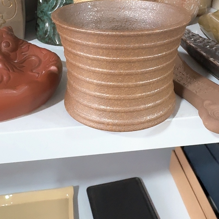 主人杯一个，瓷。。。品茗瓷