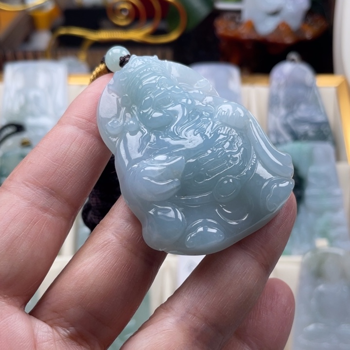 翡翠未镶嵌挂件玉