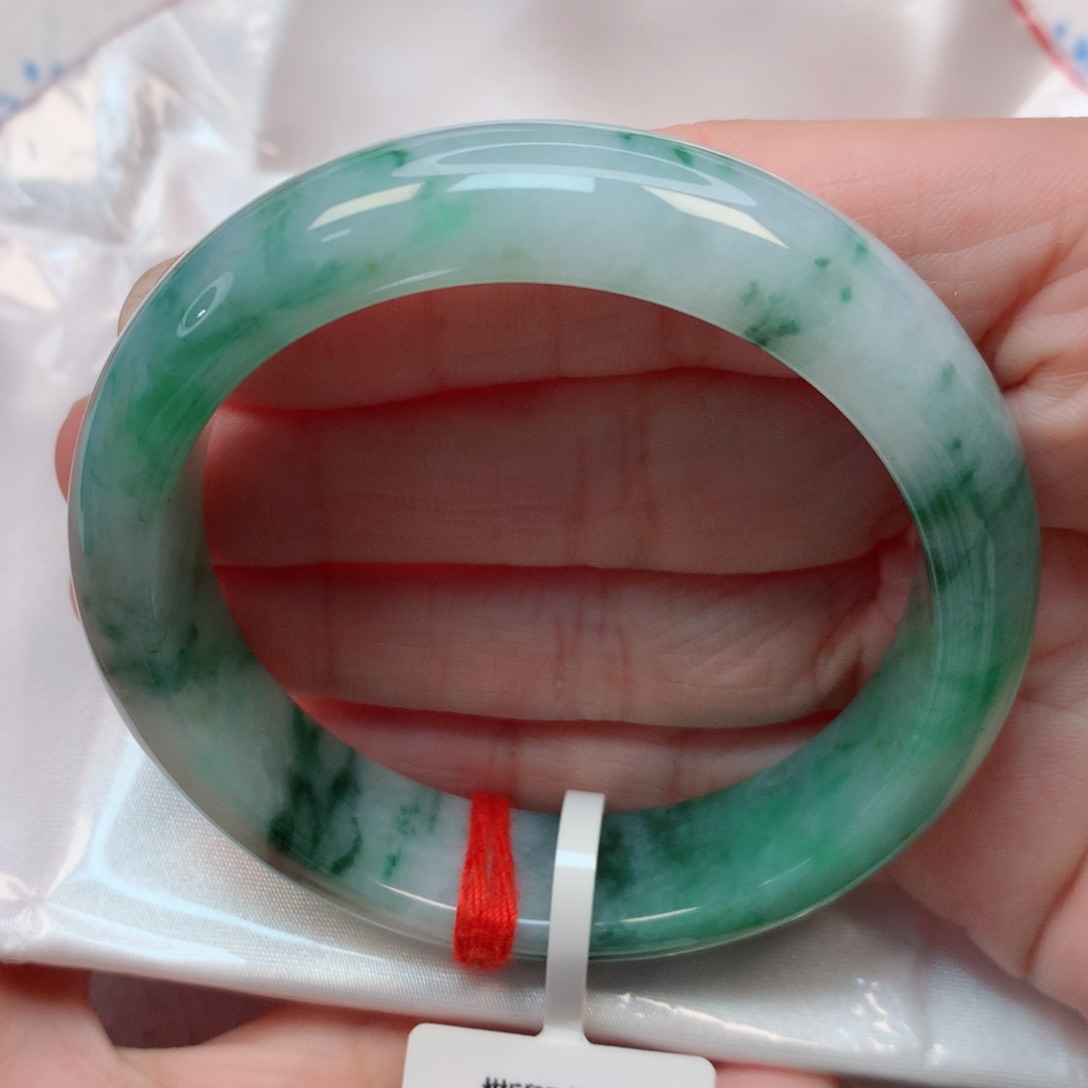 翡翠手镯未镶嵌53.7圈