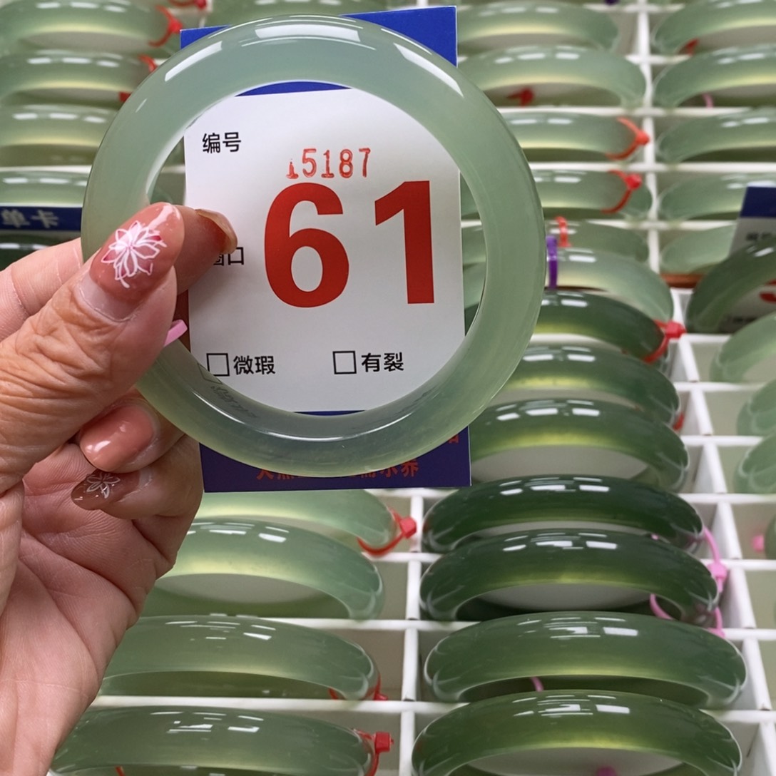 蛇纹石玉未镶嵌手镯曹*好