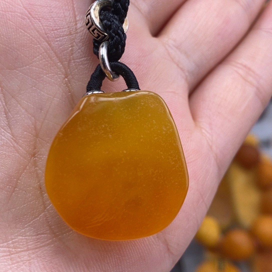 琥珀吊坠(赠链)未镶嵌