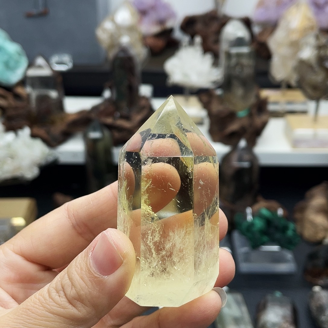 石材黄水晶柱子t35