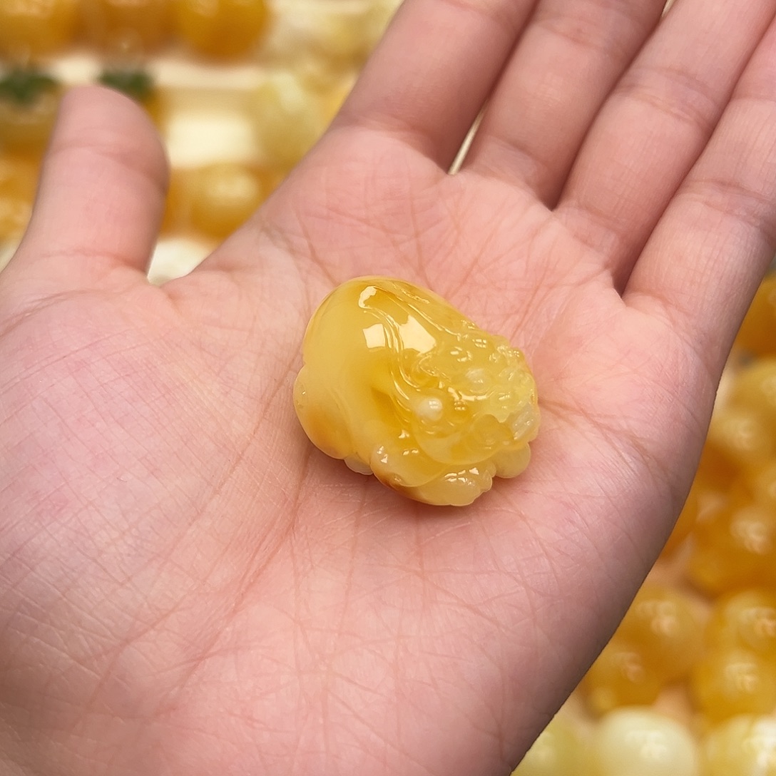 A***e琥珀未镶嵌颈饰蜜蜡