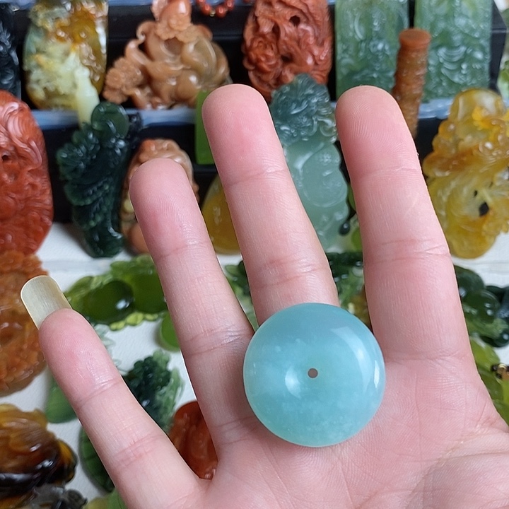 蛇纹石玉未镶嵌颈饰