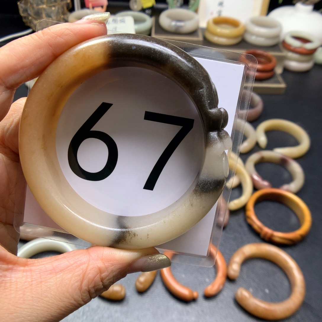 石英质玉手镯未镶嵌不****鼠