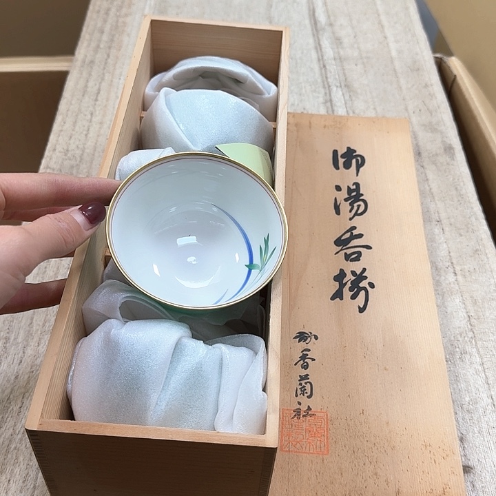 瓷片噗哈哈哈哈哈哈哈哈哈哈