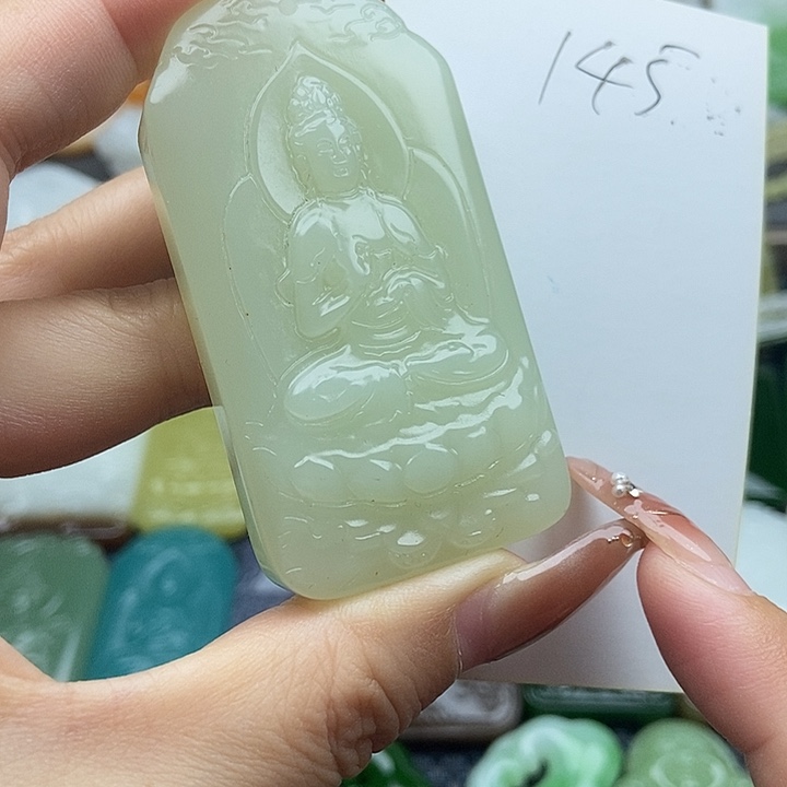 颈饰未镶嵌和田玉